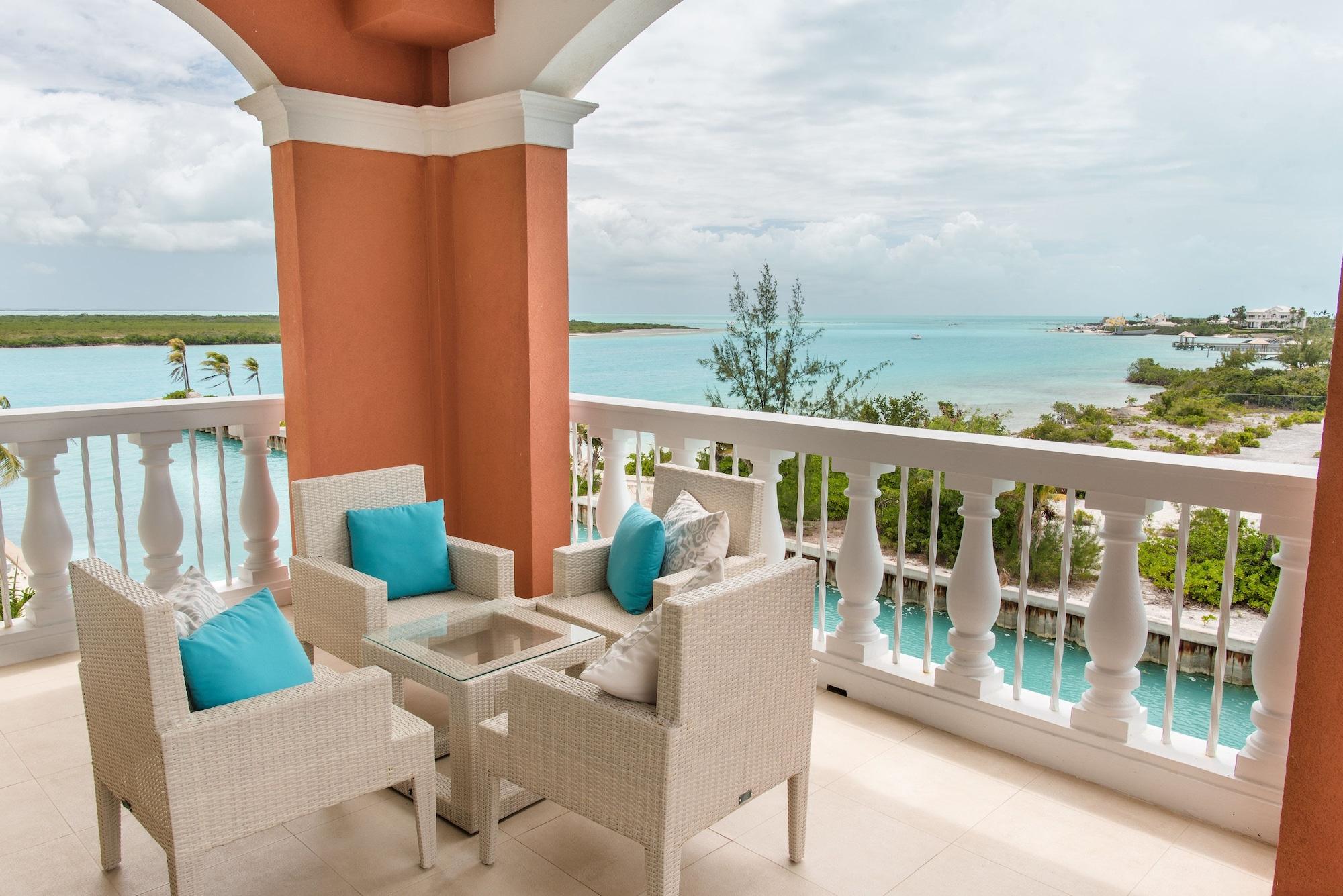 Blue Haven Resort Grace Bay Buitenkant foto