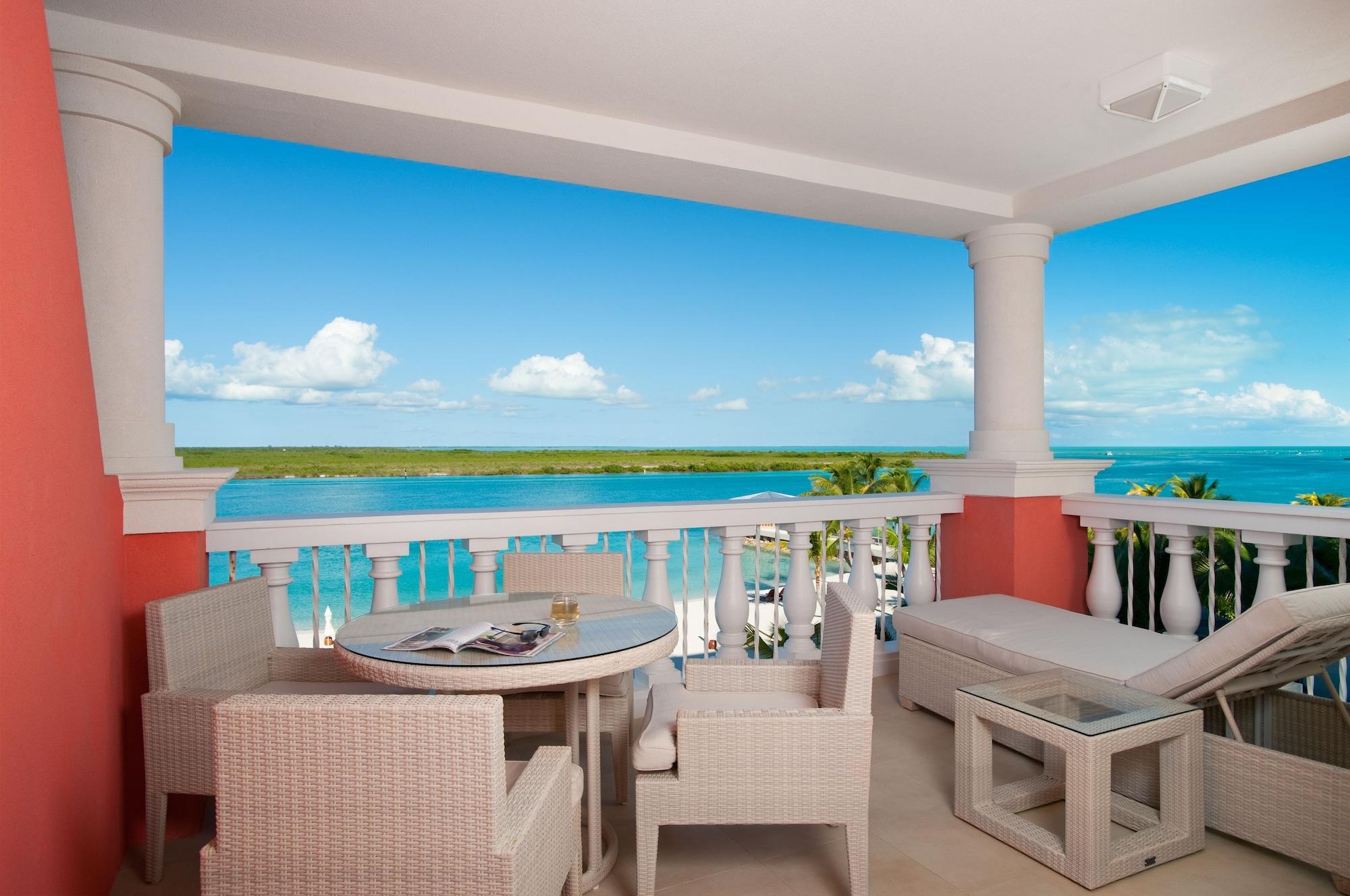 Blue Haven Resort Grace Bay Buitenkant foto