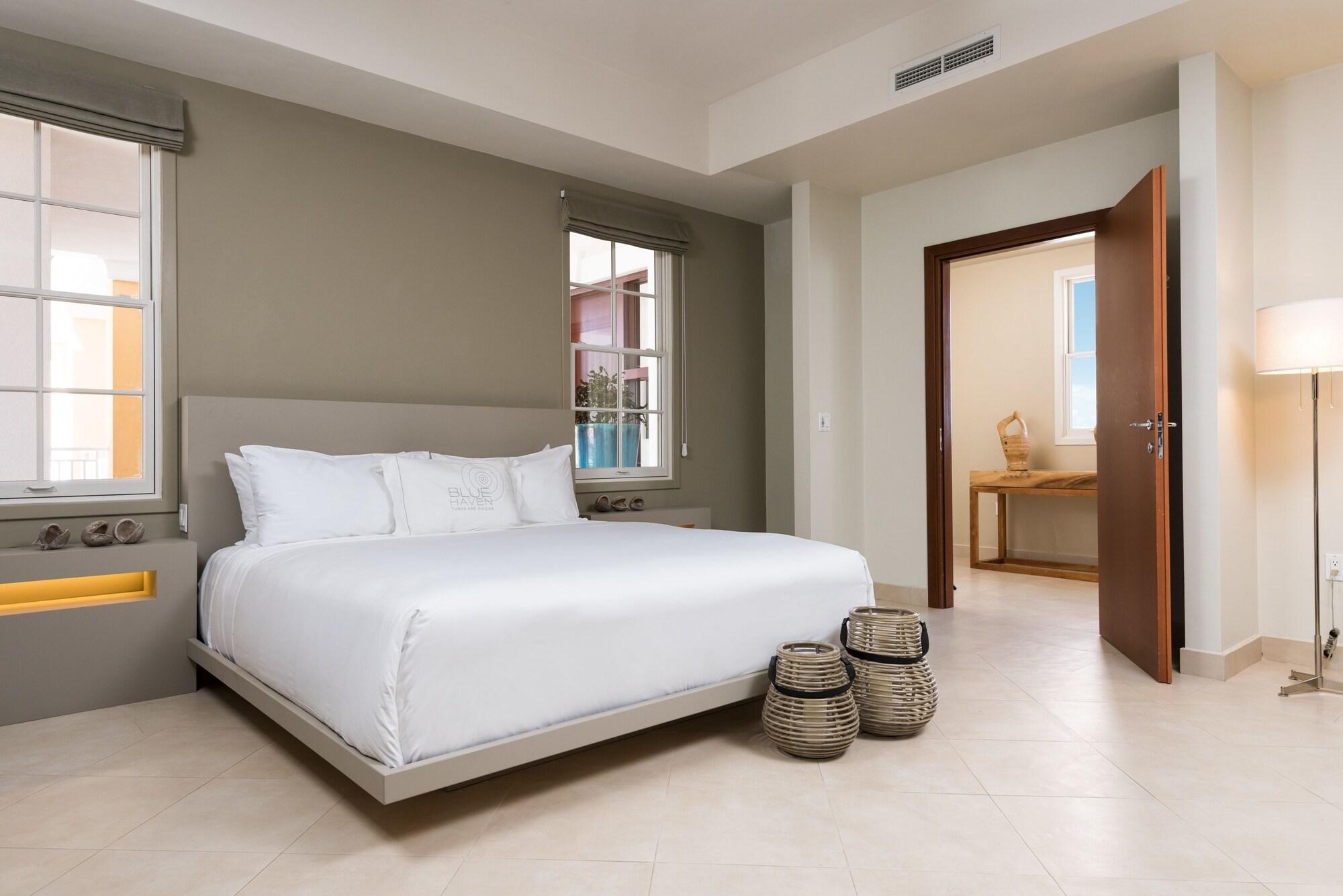 Blue Haven Resort Grace Bay Buitenkant foto