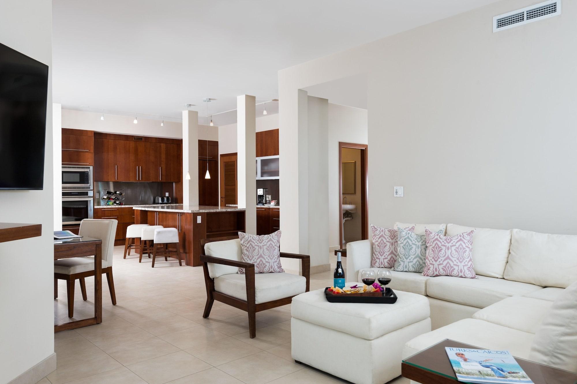 Blue Haven Resort Grace Bay Buitenkant foto