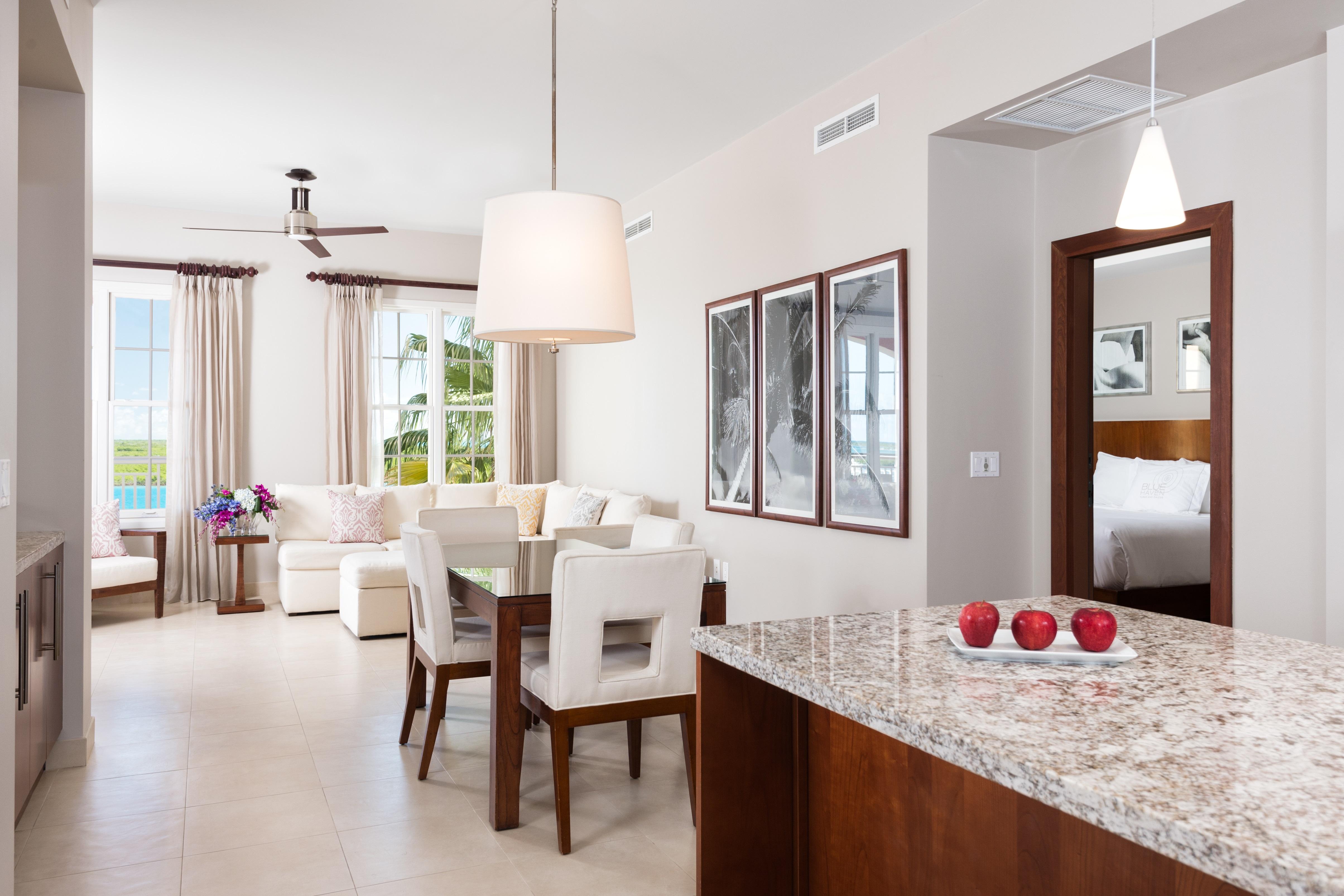 Blue Haven Resort Grace Bay Buitenkant foto