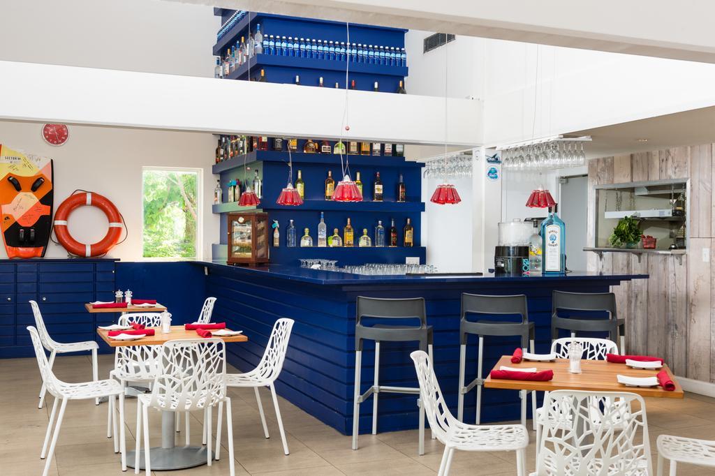 Blue Haven Resort Grace Bay Buitenkant foto